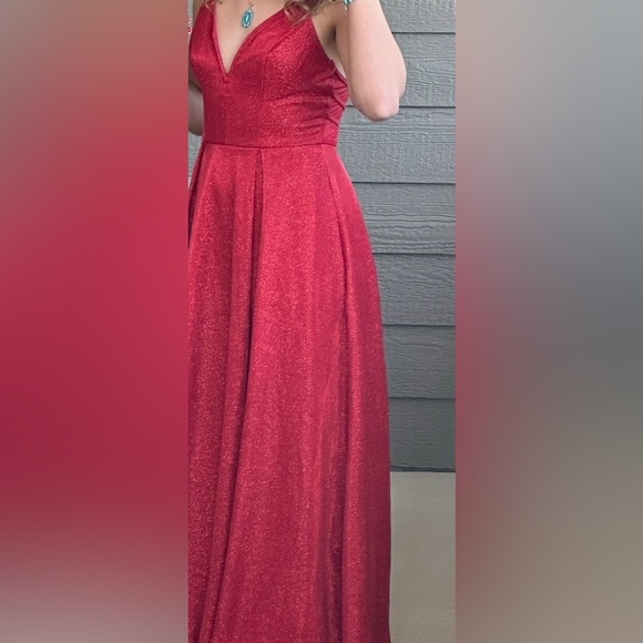Red Prom dress, glitter lacey back, size small - Picture 4 of 4
